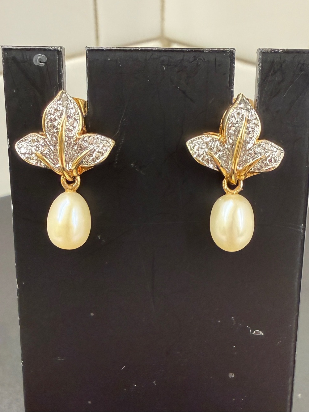 Gold Leaf Pearl Drop Earrings - Classic Women Jewelry